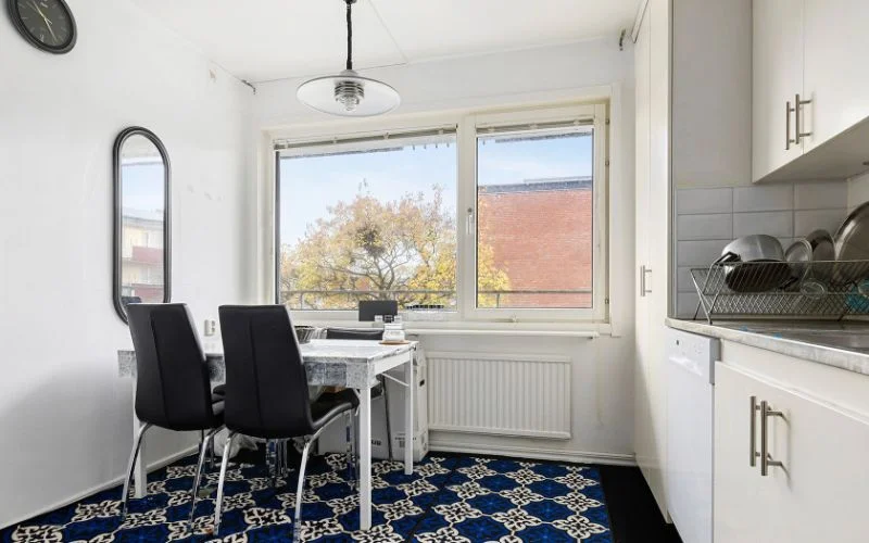 19. Kittning malning renovering av trafonster
