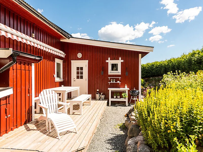 Ommalning panelbyte pa sommarstuga Akersberga Trasattra